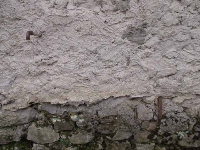 Vestiges du bassin chemin des Chaussins
